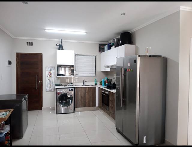 2 BEDROOM APARTMENT TO LET IN UMHLANGA RIDGE